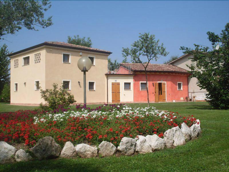 B&B Al Tramonto Monzambano Exteriör bild